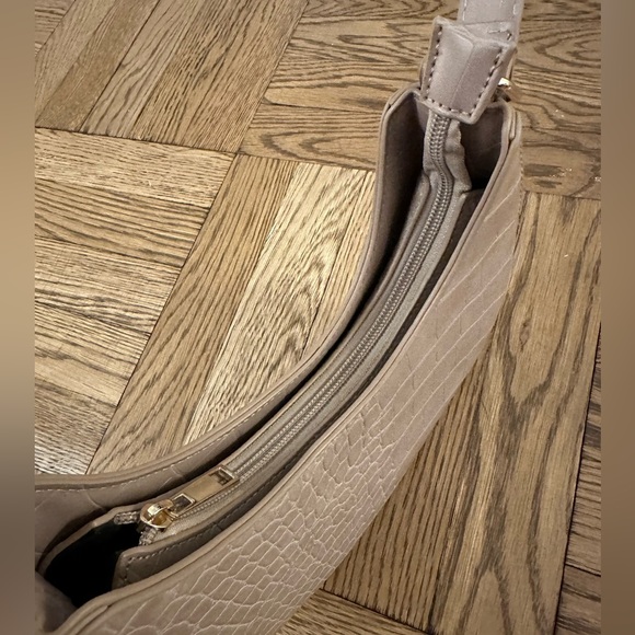 ASOS Curved Shoulder Bag - Picture 6 of 6